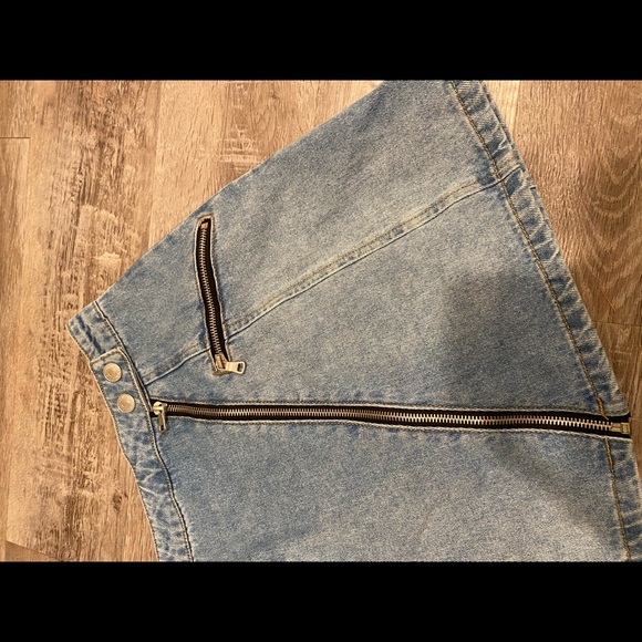 ✨Forever 21 Denim Skirt - Picture 4 of 5